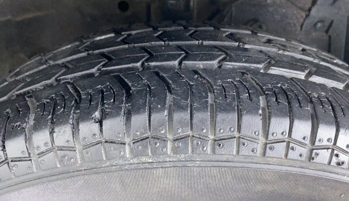 2015 Maruti Swift Dzire VDI ABS, Diesel, Manual, 17,558 km, Right Front Tyre Tread