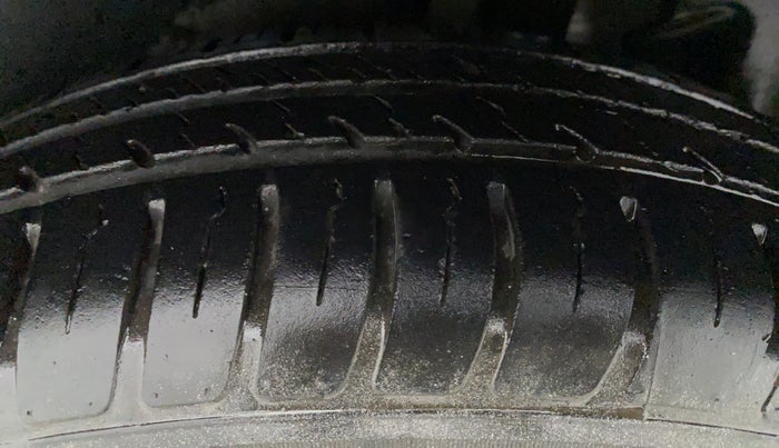 2020 Maruti Dzire VXI, Petrol, Manual, 12,461 km, Right Rear Tyre Tread