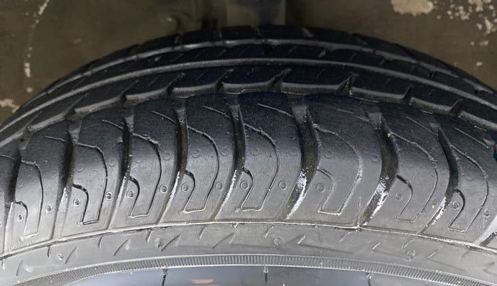 2018 Maruti Wagon R 1.0 VXI, Petrol, Manual, 8,714 km, Right Front Tyre Tread