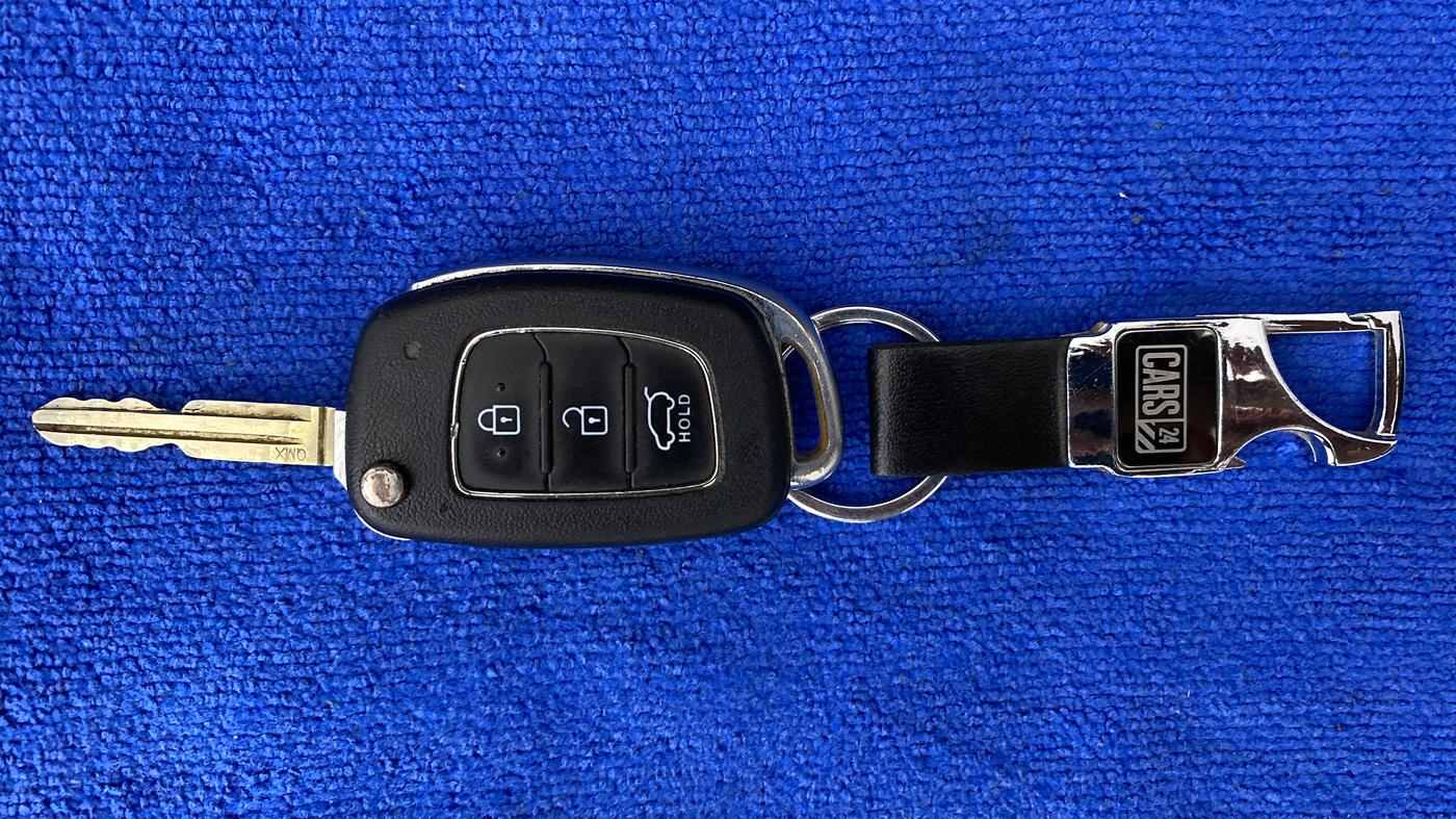 2020 Hyundai NEW I20 SPORTZ 1.5 MT, Diesel, Manual, 58,892 km, Key Close Up