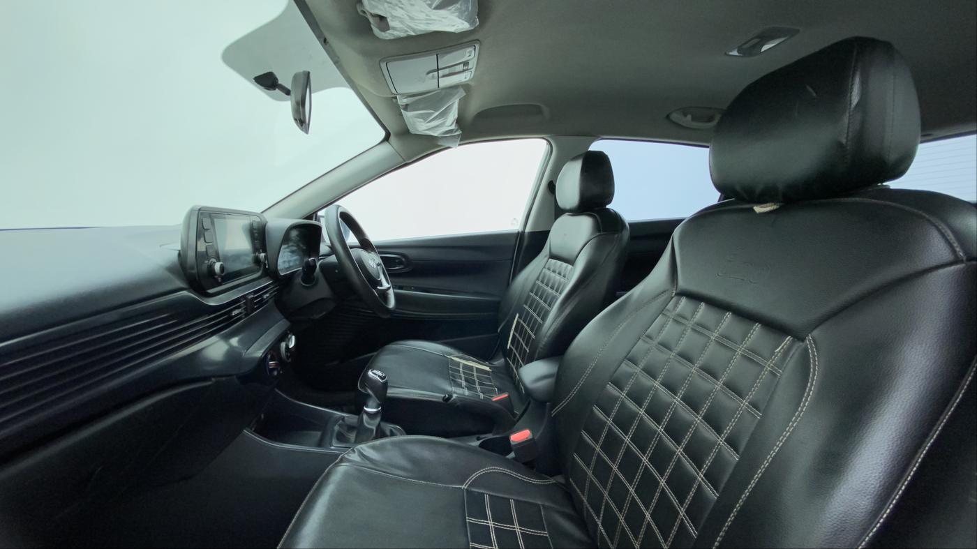 2020 Hyundai NEW I20 SPORTZ 1.5 MT, Diesel, Manual, 58,892 km, Right Side Front Door Cabin