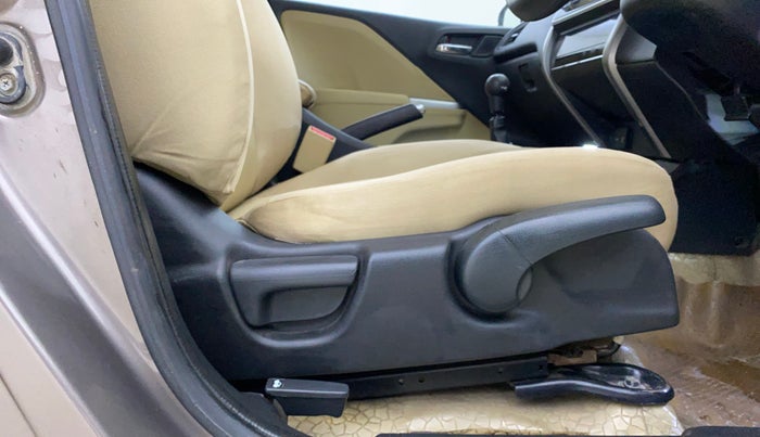 2016 Honda City 1.5L I-VTEC V MT, Petrol, Manual, 73,550 km, Driver Side Adjustment Panel