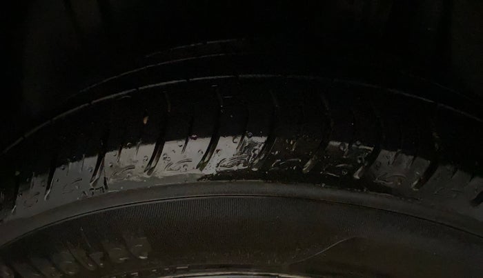 2021 Maruti XL6 ALPHA AT, Petrol, Automatic, 92,692 km, Left Rear Tyre Tread