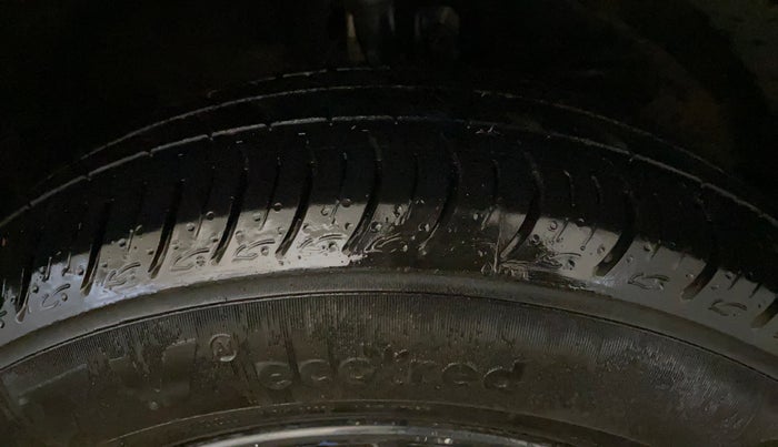 2021 Maruti XL6 ALPHA AT, Petrol, Automatic, 92,692 km, Right Front Tyre Tread