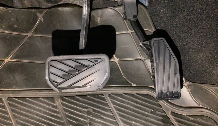 2021 Maruti XL6 ALPHA AT, Petrol, Automatic, 92,692 km, Pedals