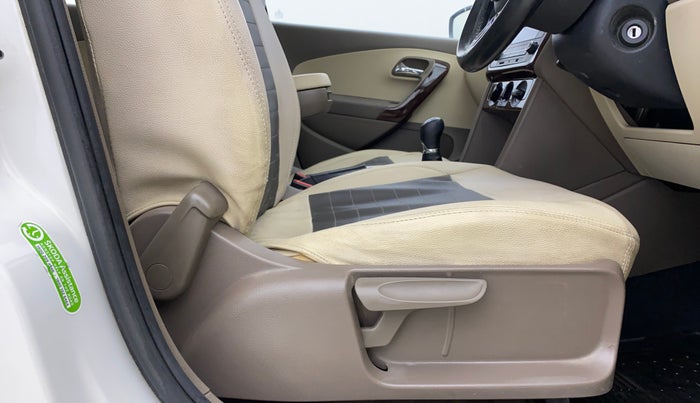 2014 Skoda Rapid AMBITION 1.6 MPI MT PLUS, Petrol, Manual, 45,837 km, Driver Side Adjustment Panel