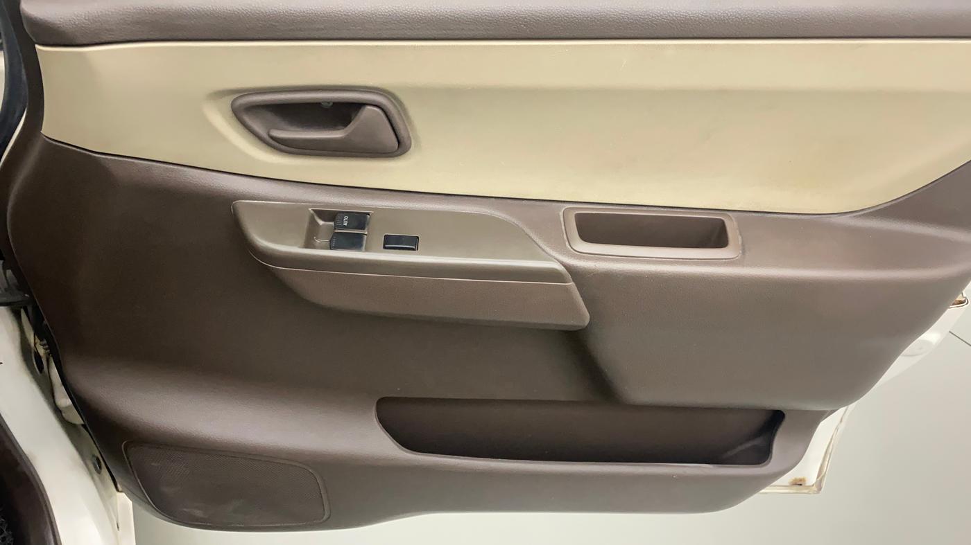 2012 Maruti Zen Estilo LXI CNG, CNG, Manual, 1,03,141 km, Driver Side Door Panels Control