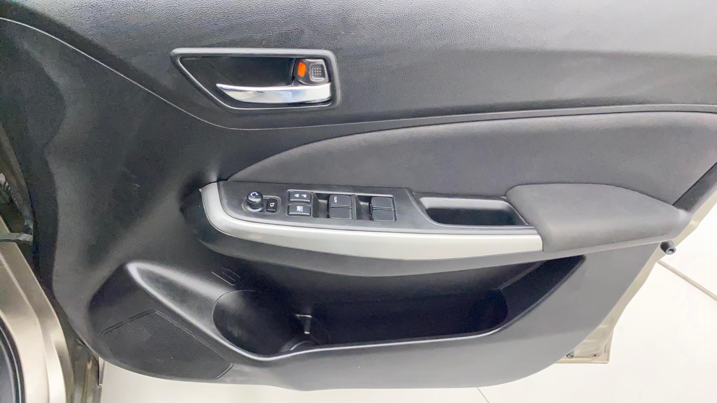 2018 Maruti Swift ZXI AMT, Petrol, Automatic, 59,782 km, Driver Side Door Panels Control