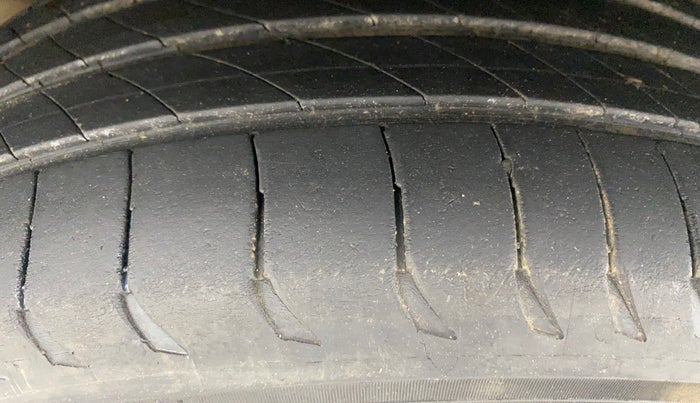 2018 Hyundai Elite i20 ASTA 1.4 CRDI (O), Diesel, Manual, 70,503 km, Left Front Tyre Tread