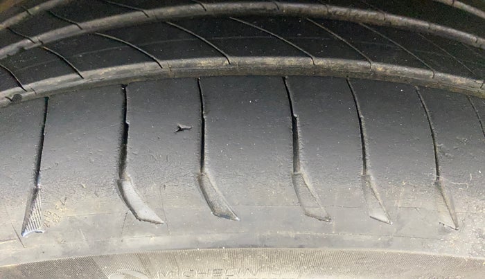 2018 Hyundai Elite i20 ASTA 1.4 CRDI (O), Diesel, Manual, 70,503 km, Right Front Tyre Tread