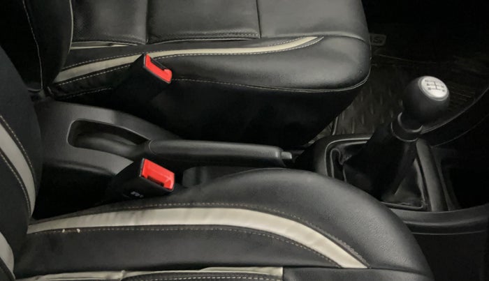 2016 Maruti Swift LXI (O), Petrol, Manual, 28,740 km, Gear Lever