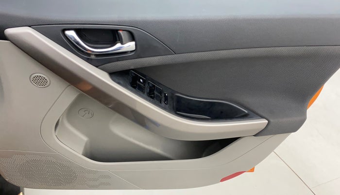 2018 Tata NEXON XZA PLUS PETROL, Petrol, Automatic, 70,030 km, Driver Side Door Panels Control