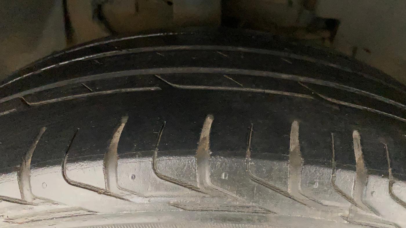2018 Tata NEXON XZA PLUS PETROL, Petrol, Automatic, 70,030 km, Right Front Tyre Tread