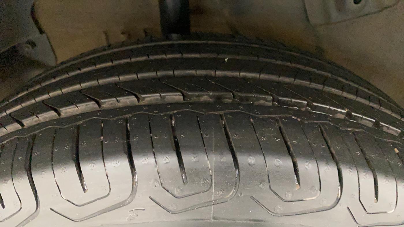 2018 Tata NEXON XZA PLUS PETROL, Petrol, Automatic, 70,030 km, Right Rear Tyre Tread