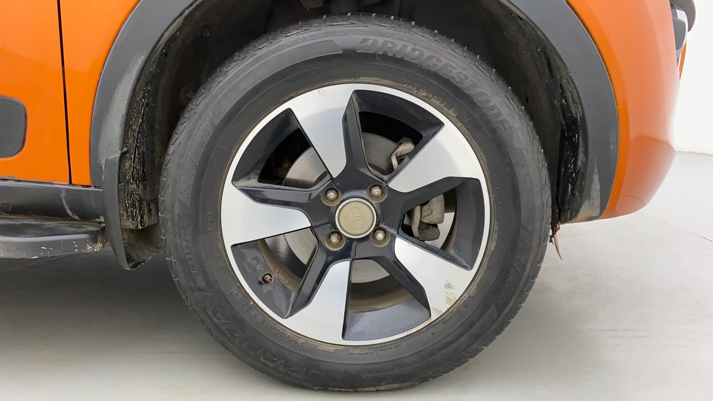 2018 Tata NEXON XZA PLUS PETROL, Petrol, Automatic, 70,030 km, Right Front Wheel