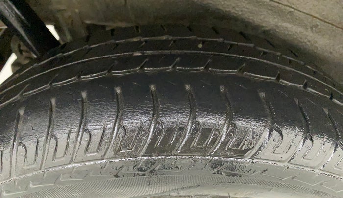 2014 Maruti Wagon R 1.0 VXI, Petrol, Manual, 65,240 km, Right Rear Tyre Tread