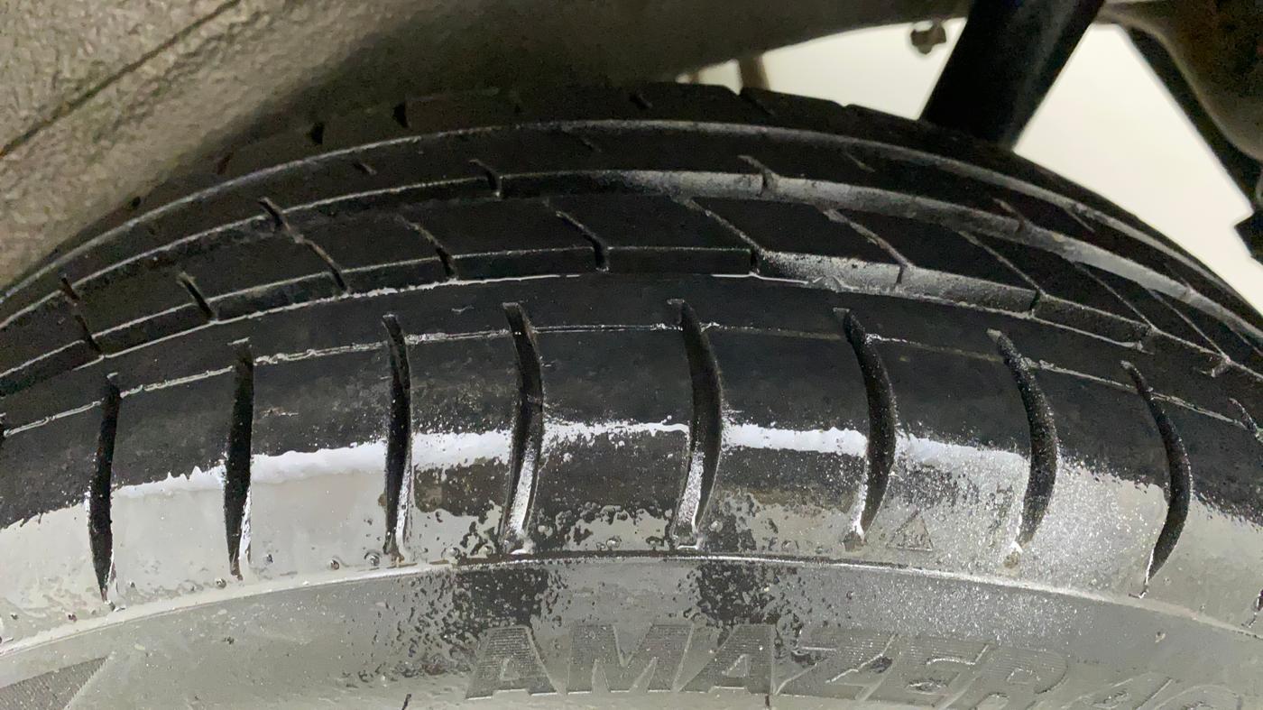 2014 Maruti Wagon R 1.0 VXI, Petrol, Manual, 65,240 km, Left Rear Tyre Tread