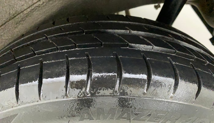 2014 Maruti Wagon R 1.0 VXI, Petrol, Manual, 65,240 km, Left Rear Tyre Tread