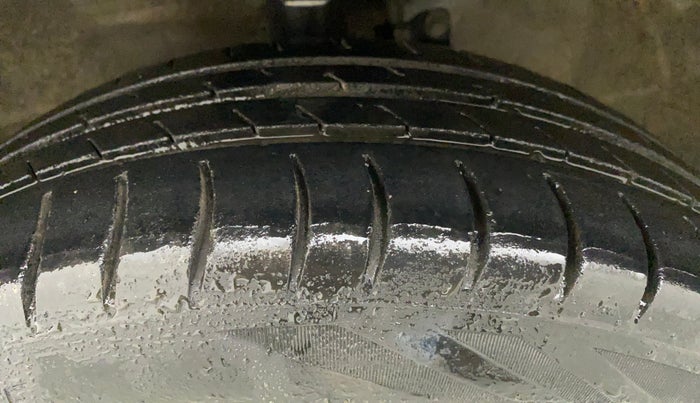 2014 Maruti Wagon R 1.0 VXI, Petrol, Manual, 65,240 km, Left Front Tyre Tread