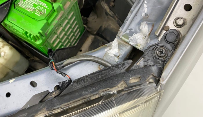 2014 Maruti Wagon R 1.0 VXI, Petrol, Manual, 65,240 km, Left headlight - Clamp has minor damage