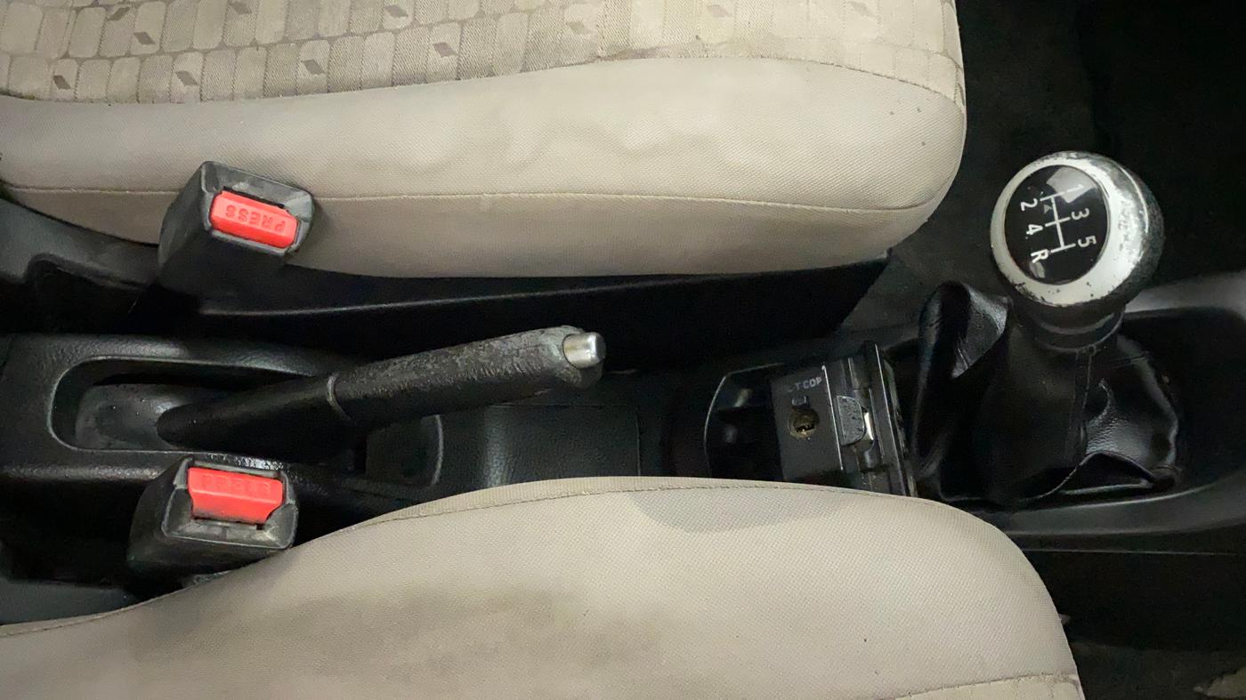 2014 Maruti Wagon R 1.0 VXI, Petrol, Manual, 65,240 km, Gear Lever