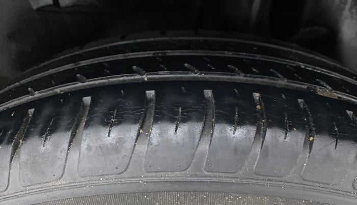 2018 Maruti Dzire VXI, Petrol, Manual, 66,475 km, Left Rear Tyre Tread