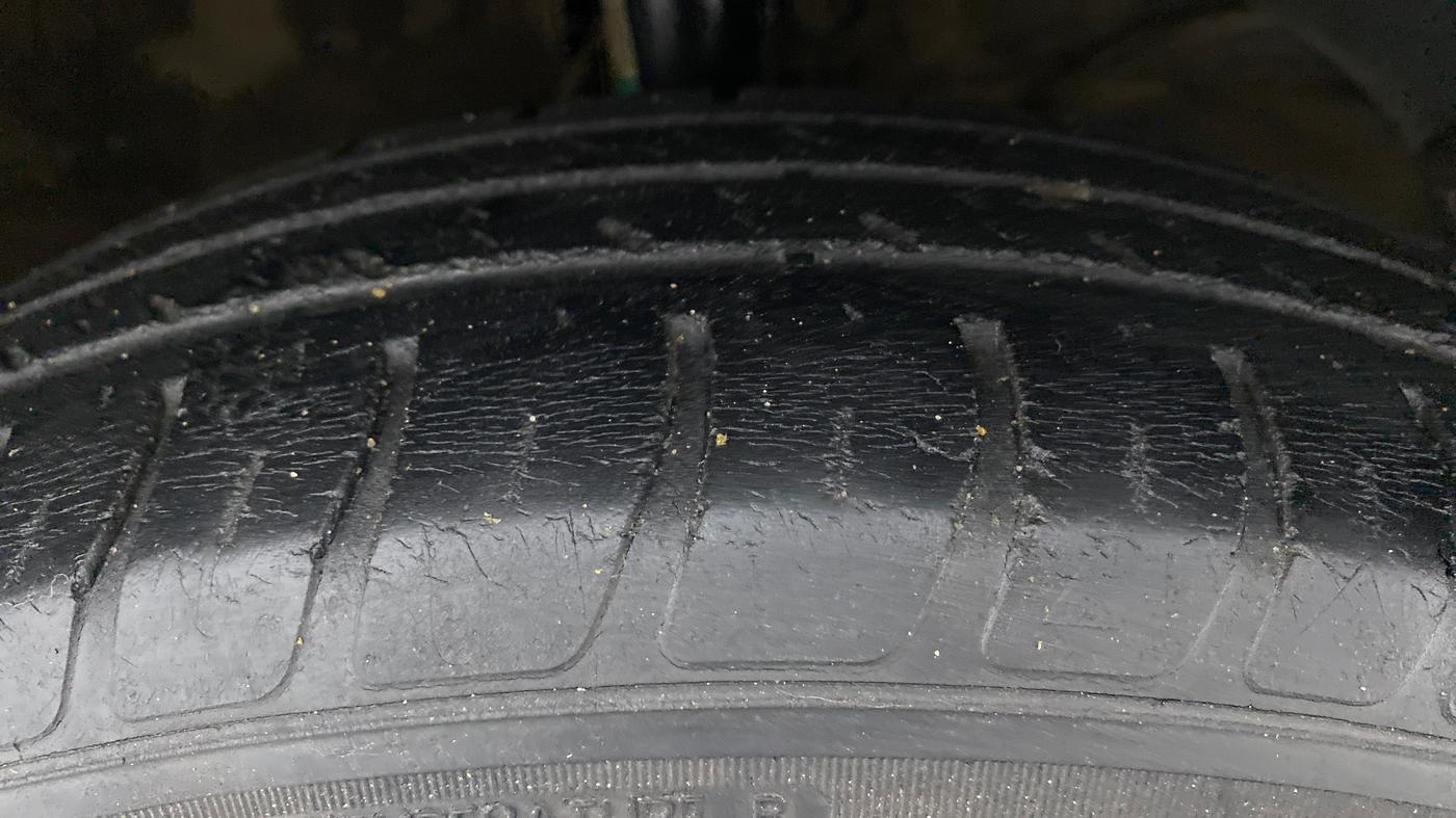 2018 Maruti Dzire VXI, Petrol, Manual, 66,475 km, Right Front Tyre Tread