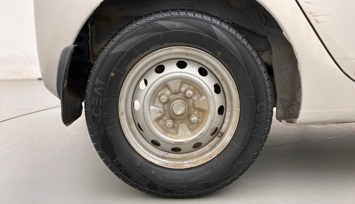 2011 Hyundai Eon ERA, Petrol, Manual, 1,00,033 km, Right Rear Wheel