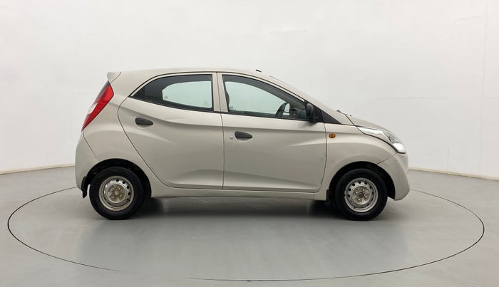 2011 Hyundai Eon ERA, Petrol, Manual, 1,00,033 km, Right Side View