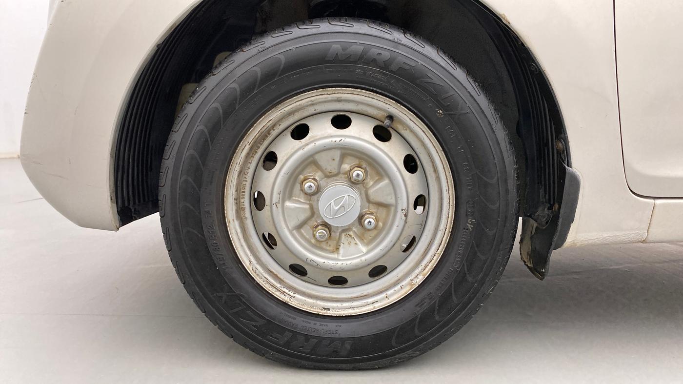 2011 Hyundai Eon ERA, Petrol, Manual, 1,00,033 km, Left Front Wheel