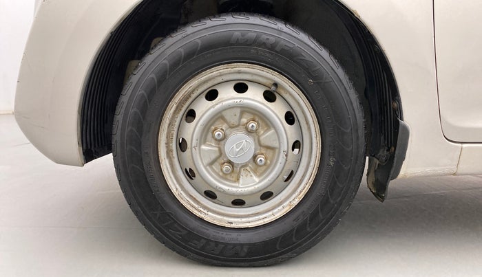 2011 Hyundai Eon ERA, Petrol, Manual, 1,00,033 km, Left Front Wheel