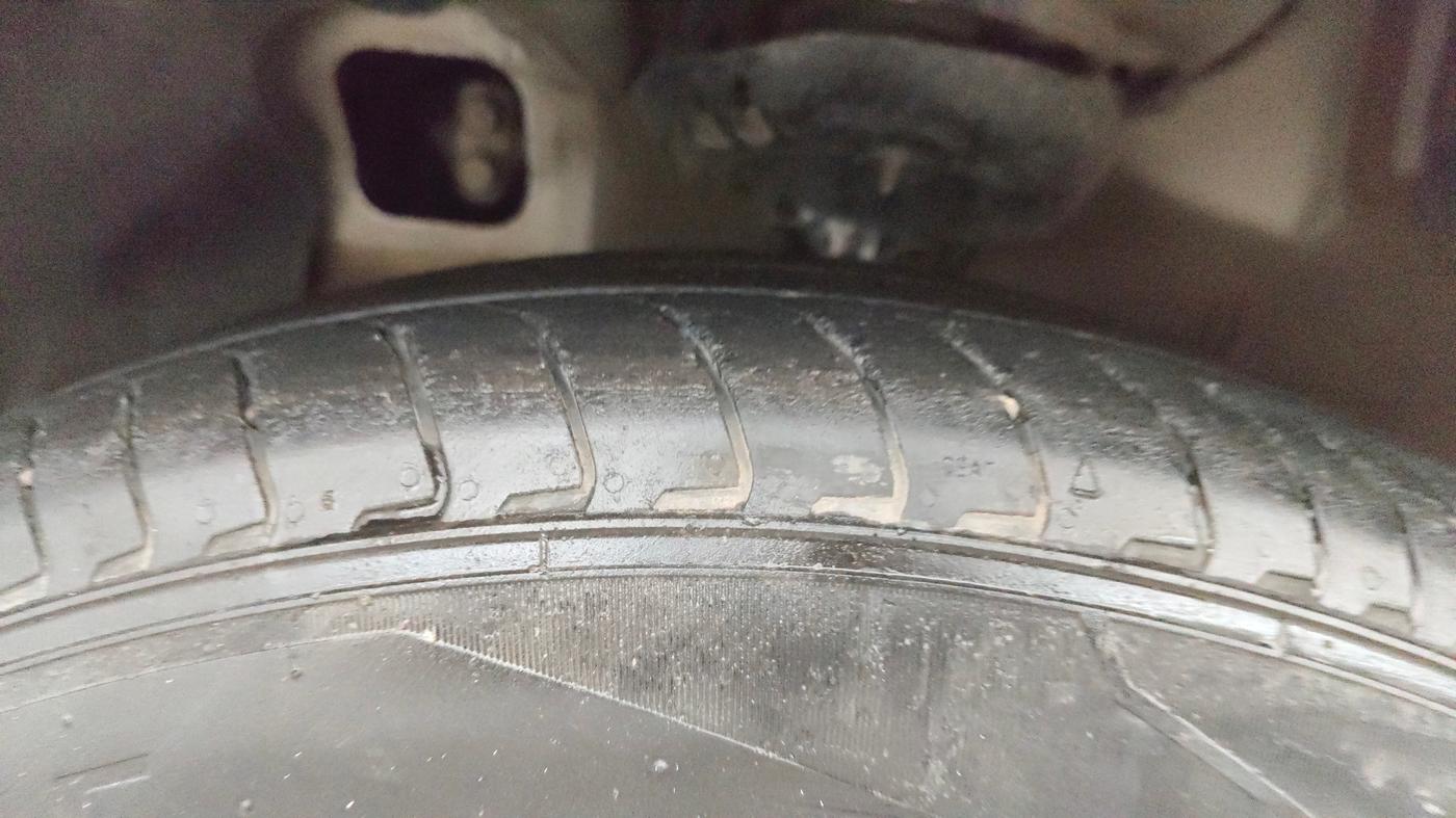 2024 Hyundai EXTER SX 1.2 MT Hy-CNG Duo , CNG, Manual, 25,844 km, Left Front Tyre Tread