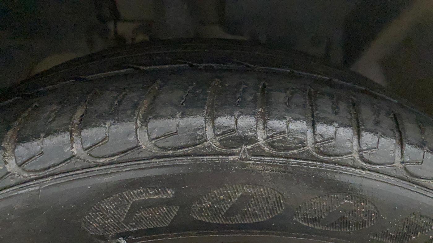 2015 Ford Ecosport TITANIUM 1.5L DIESEL, Diesel, Manual, 1,14,073 km, Right Front Tyre Tread