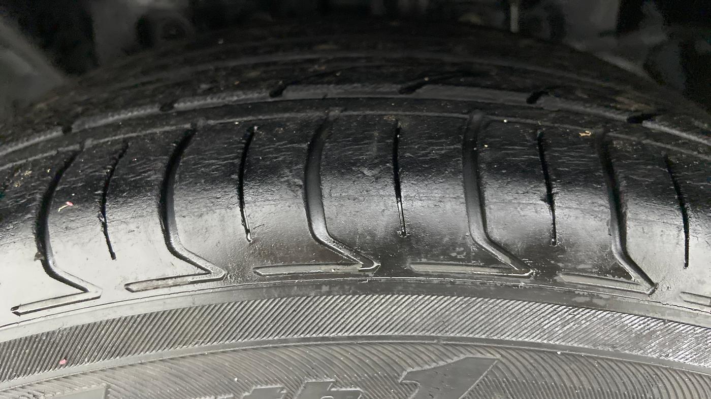2017 Ford Ecosport 1.5 TITANIUM TI VCT AT, Petrol, Automatic, 40,846 km, Left Front Tyre Tread