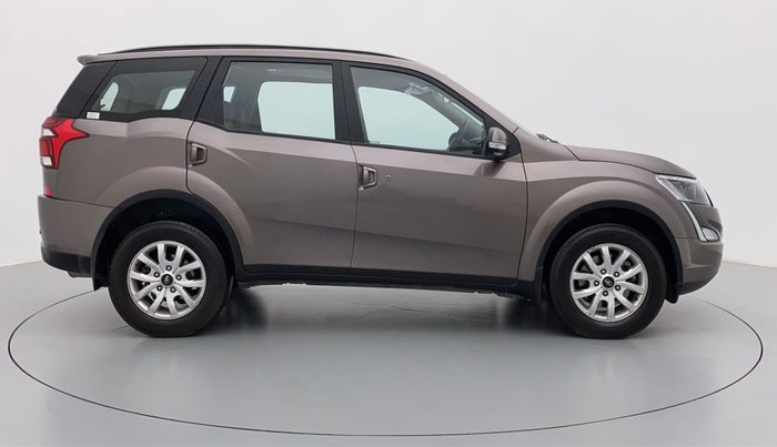 2020 Mahindra XUV500 W9, Diesel, Manual, 11,283 km, Right Side View