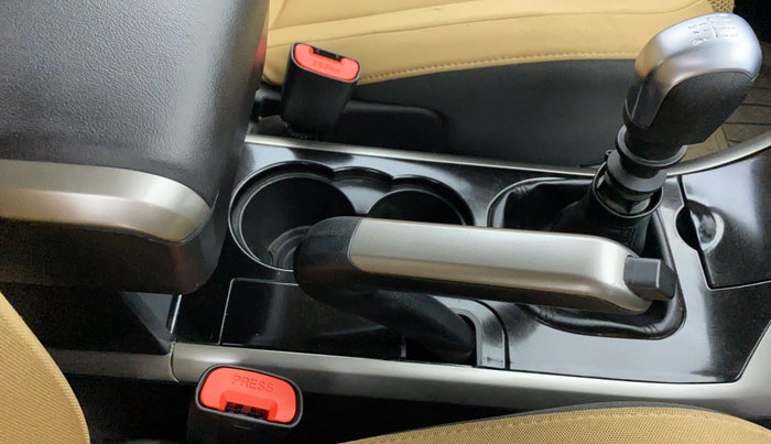 2020 Mahindra XUV500 W9, Diesel, Manual, 11,283 km, Gear Lever