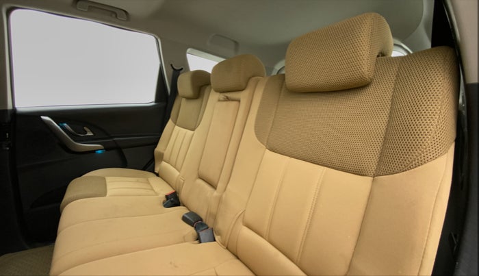 2020 Mahindra XUV500 W9, Diesel, Manual, 11,283 km, Right Side Rear Door Cabin