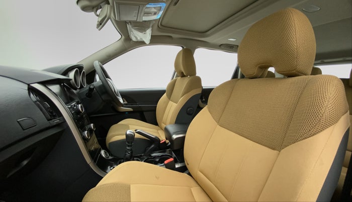 2020 Mahindra XUV500 W9, Diesel, Manual, 11,283 km, Right Side Front Door Cabin