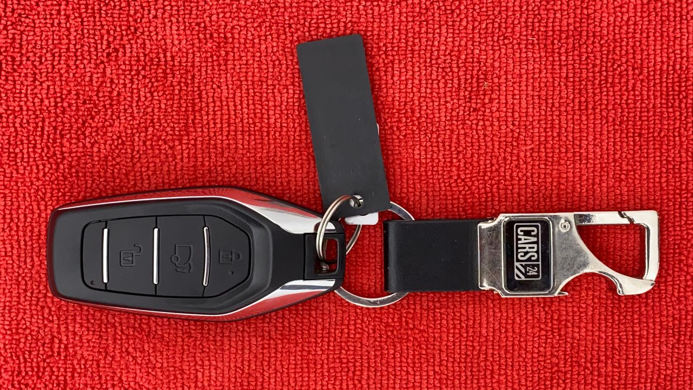 2020 Mahindra XUV500 W9, Diesel, Manual, 11,283 km, Key Close Up
