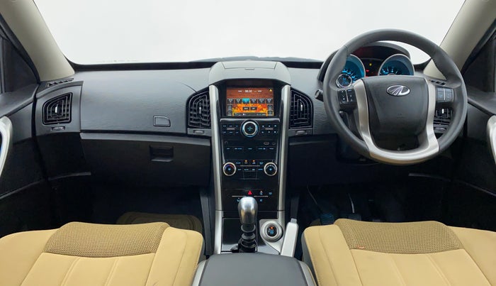 2020 Mahindra XUV500 W9, Diesel, Manual, 11,283 km, Dashboard