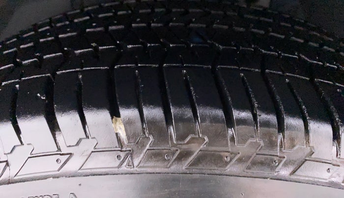 2020 Mahindra XUV500 W9, Diesel, Manual, 11,283 km, Left Front Tyre Tread