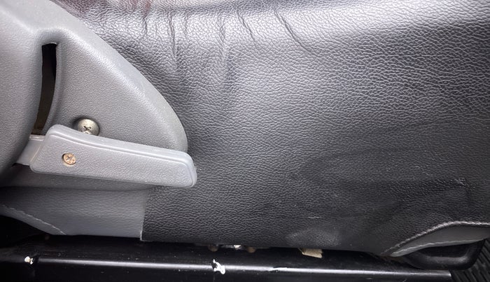 2015 Maruti Alto 800 LXI, Petrol, Manual, 70,861 km, Driver Side Adjustment Panel
