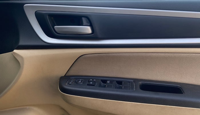 2022 Honda Amaze 1.2L I-VTEC VX CVT, Petrol, Automatic, 95,495 km, Driver Side Door Panels Control