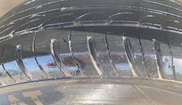 2022 Honda Amaze 1.2L I-VTEC VX CVT, Petrol, Automatic, 95,495 km, Right Front Tyre Tread