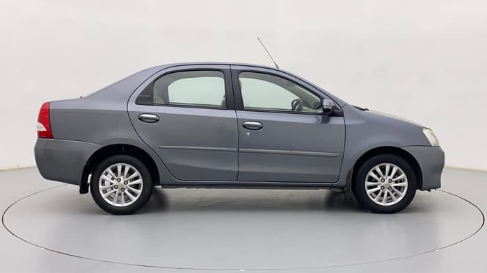2015 Toyota Etios VX D, Diesel, Manual, 77,865 km, Right Side View