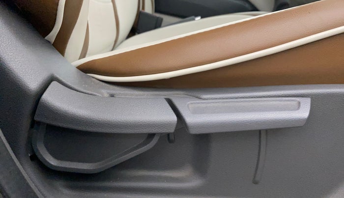 2023 Hyundai AURA SX PLUS 1.2 AMT, Petrol, Automatic, 18,474 km, Driver Side Adjustment Panel