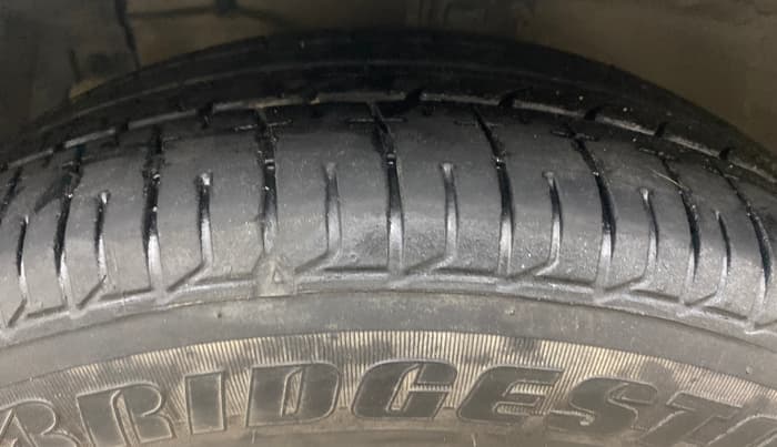2014 Maruti Ertiga ZDI, Diesel, Manual, 81,227 km, Left Front Tyre Tread