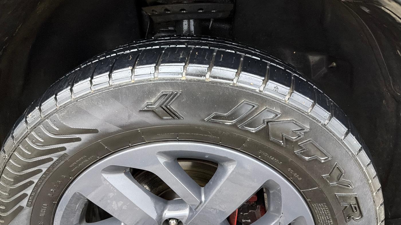 2022 Tata Harrier XTA PLUS 2.0L KRYOTEC DARK EDITION, Diesel, Automatic, 68,413 km, Right Front Tyre Tread