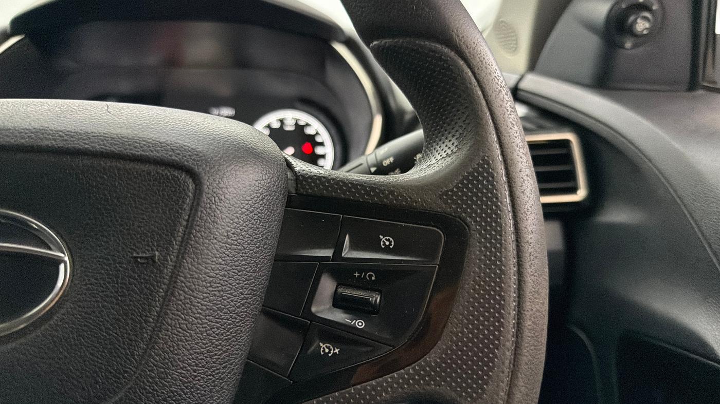 2022 Tata Harrier XTA PLUS 2.0L KRYOTEC DARK EDITION, Diesel, Automatic, 68,413 km, Adaptive Cruise Control