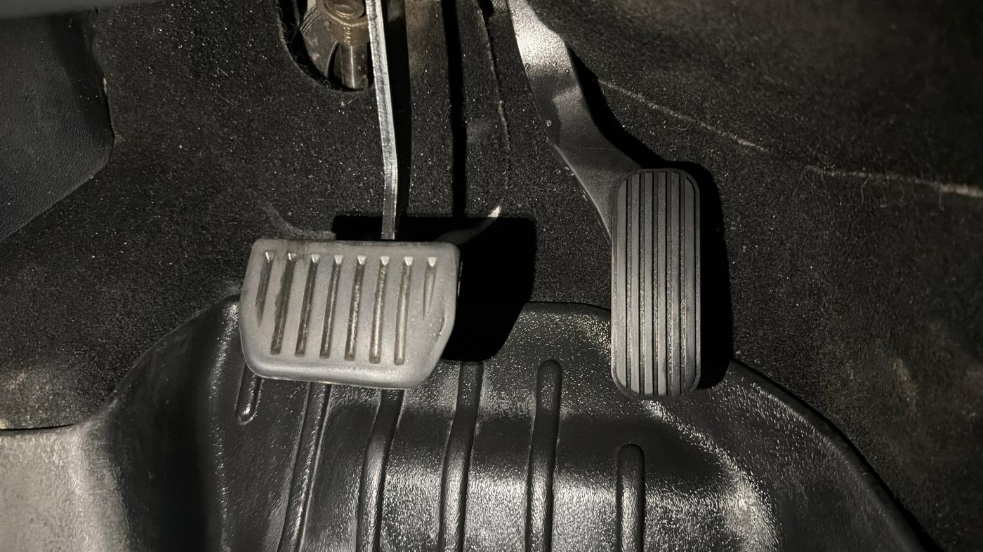 2022 Tata Harrier XTA PLUS 2.0L KRYOTEC DARK EDITION, Diesel, Automatic, 68,413 km, Pedals